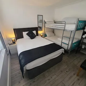 Gatwick Rooms-travel Service-airport Parking Homestay Ifield